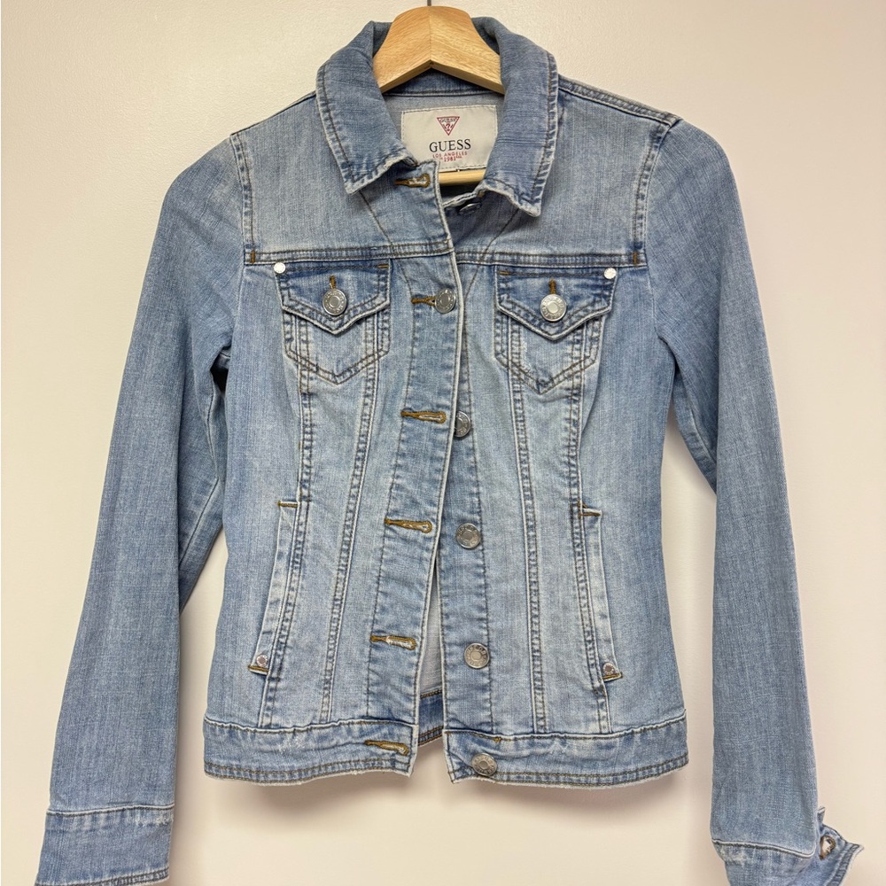 GUESS Women's Light Blue Denim Jacket. Slightly used. Looks great.